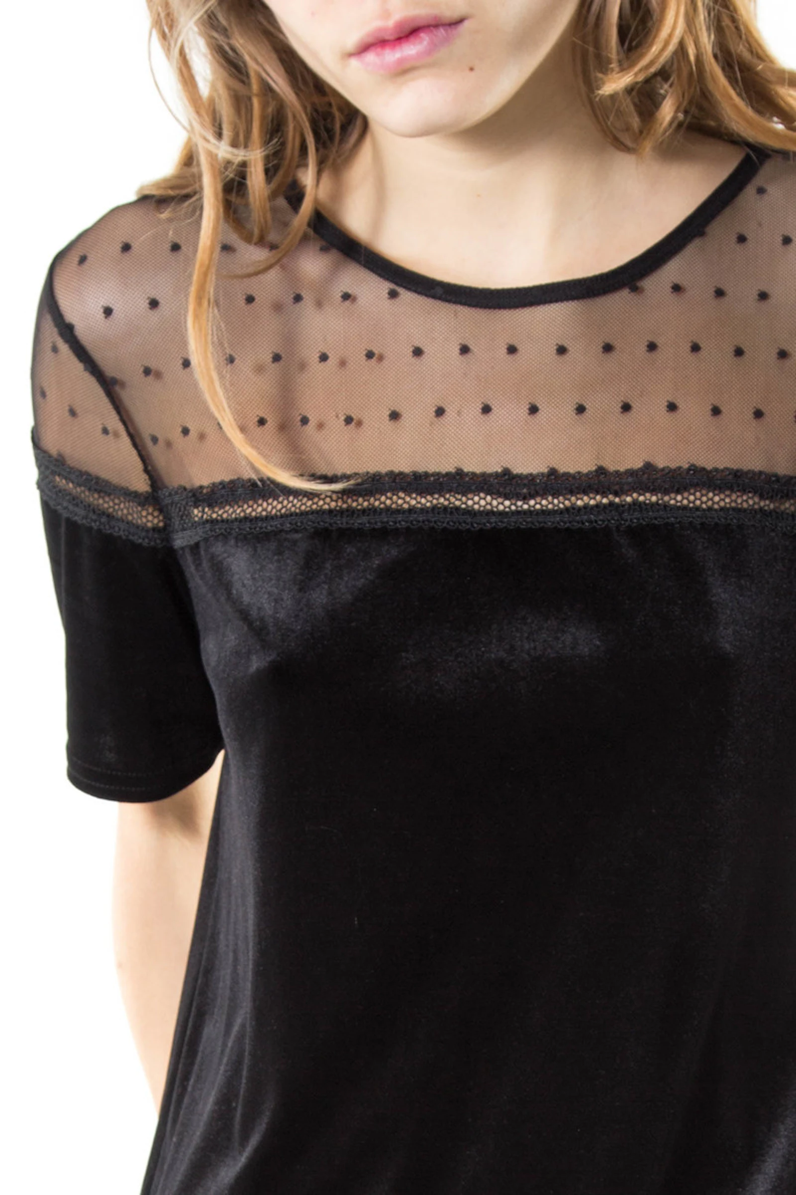 V NECK BUTTON BACK TOP DANCE WITH DUENDE